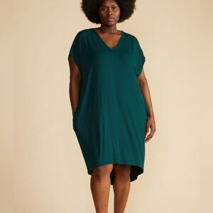 NWT! Universal Standard (US14/16) Teal Green Teresa Liquid Jersey T-Shirt Dress